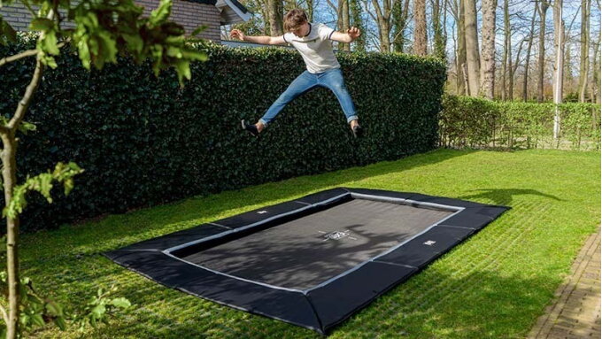 Protecting your EXIT trampoline against fierce winds